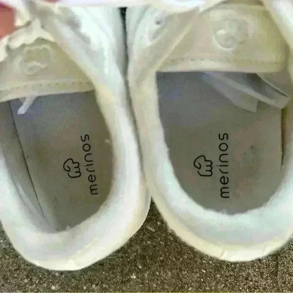 Cream colored Merino sneakers. Lace up. Tennis shoes. Merino wool. Size 8 - Picture 4 of 8